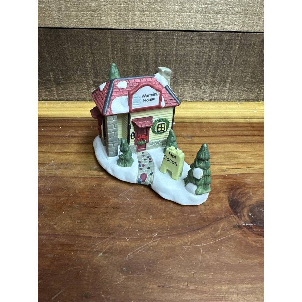 St. Nicholas Square "WARMING HOUSE" Christmas Village Accessories 1997 In Box